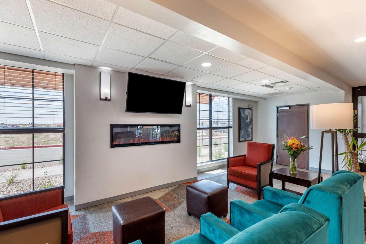 Comfort Inn & Suites Bennett Strasburg 외부 사진