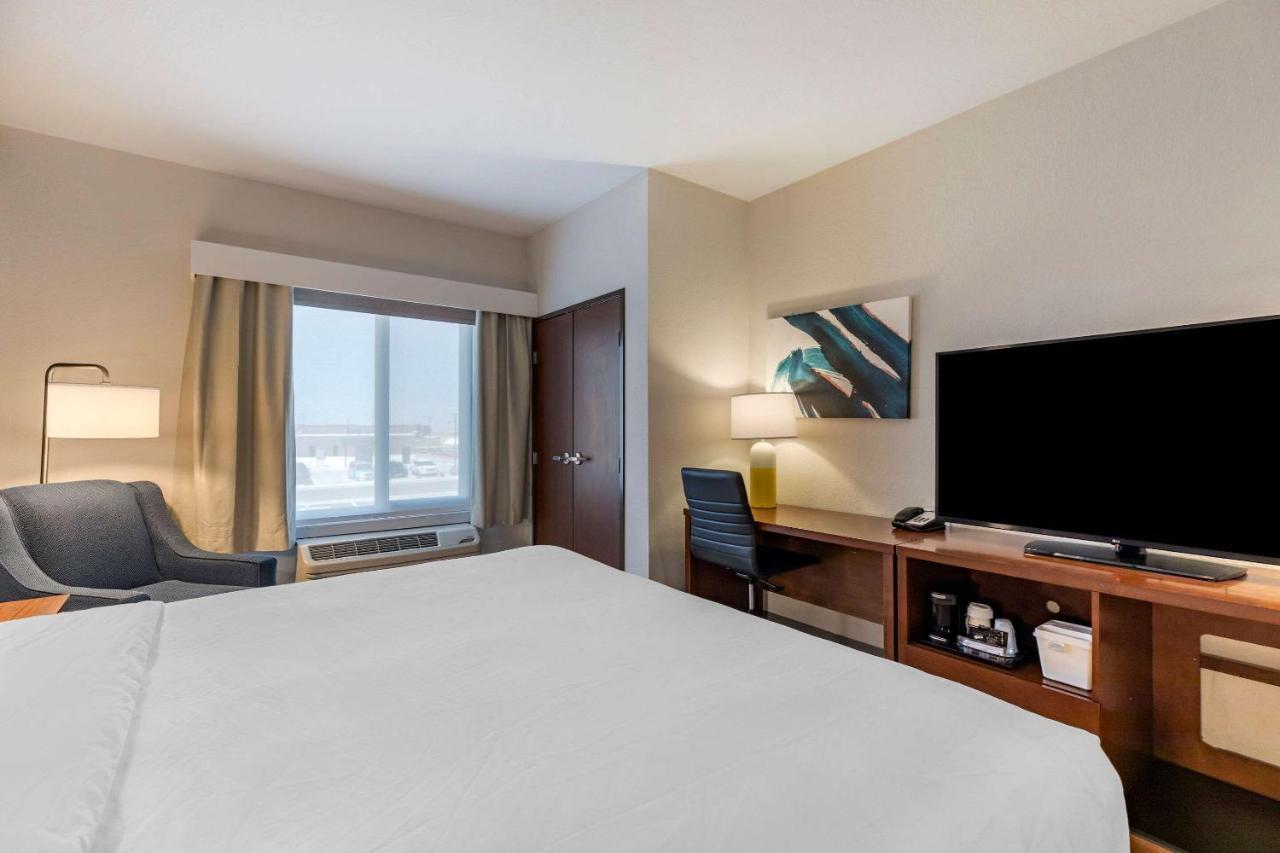 Comfort Inn & Suites Bennett Strasburg 외부 사진