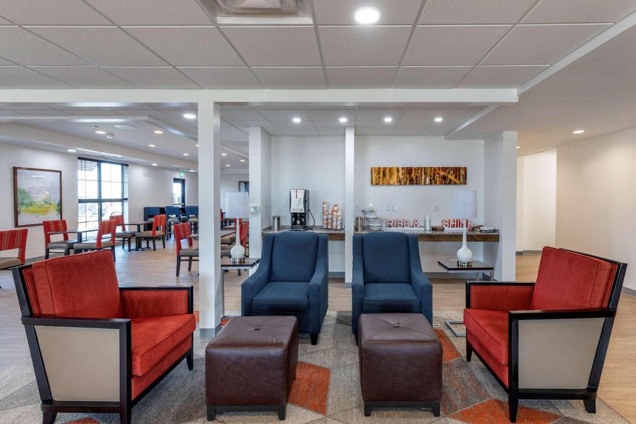 Comfort Inn & Suites Bennett Strasburg 외부 사진