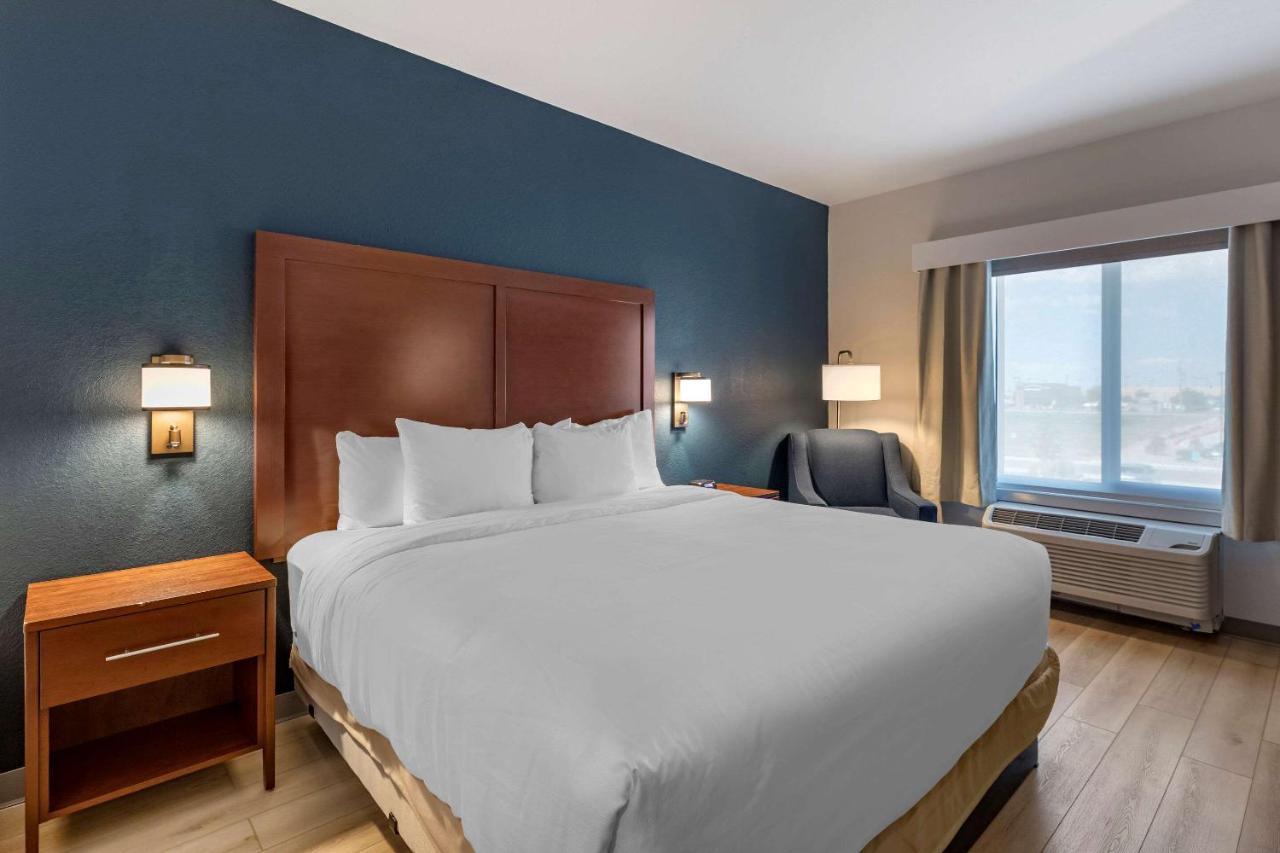Comfort Inn & Suites Bennett Strasburg 외부 사진