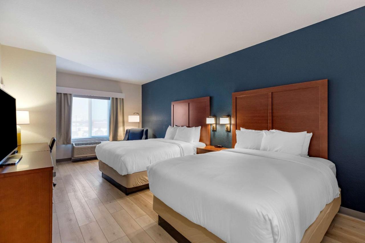 Comfort Inn & Suites Bennett Strasburg 외부 사진