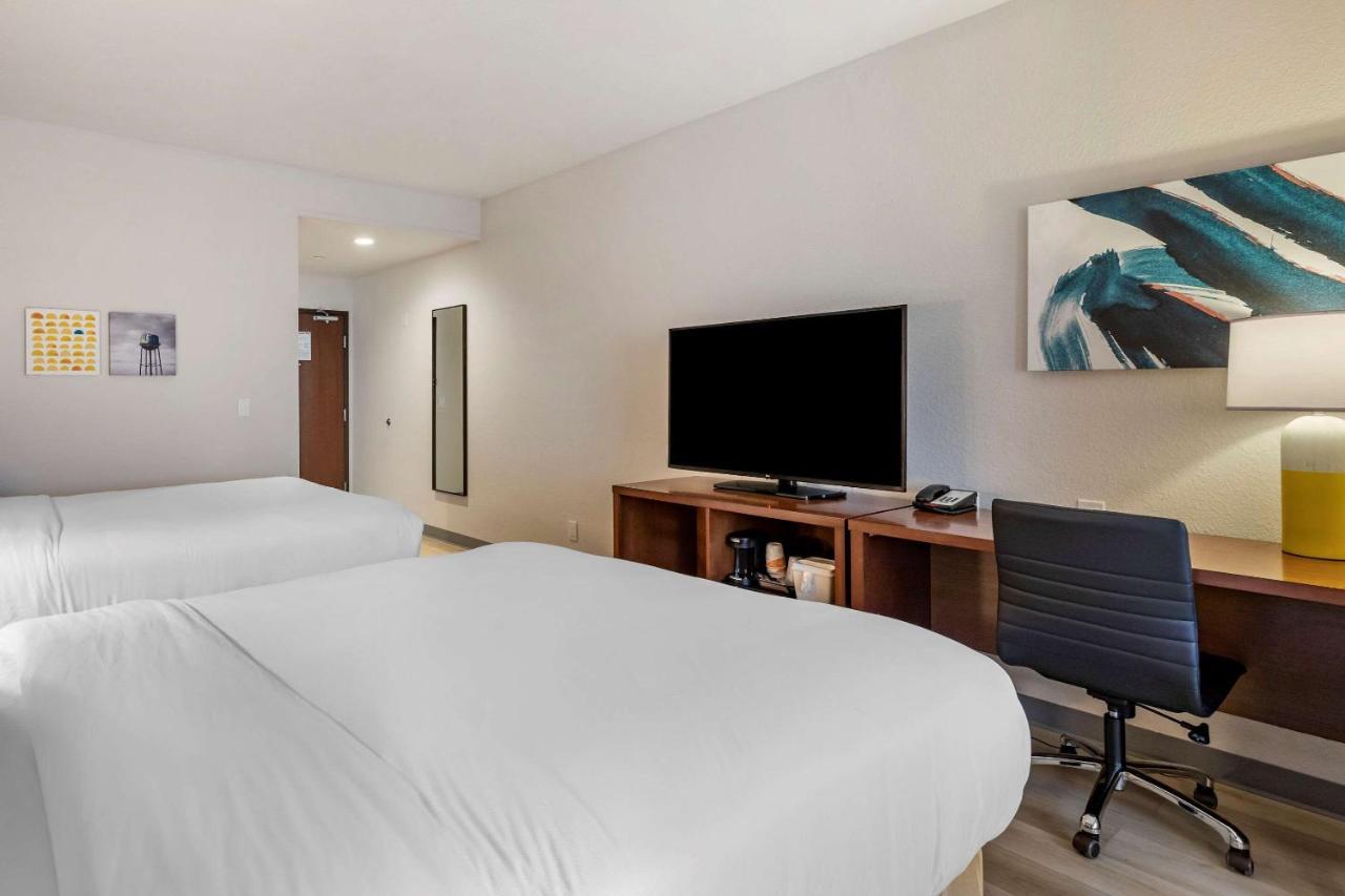 Comfort Inn & Suites Bennett Strasburg 외부 사진