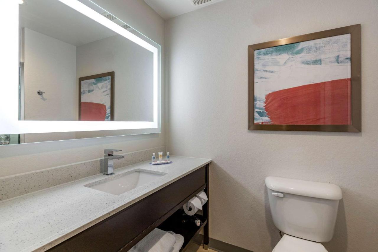 Comfort Inn & Suites Bennett Strasburg 외부 사진