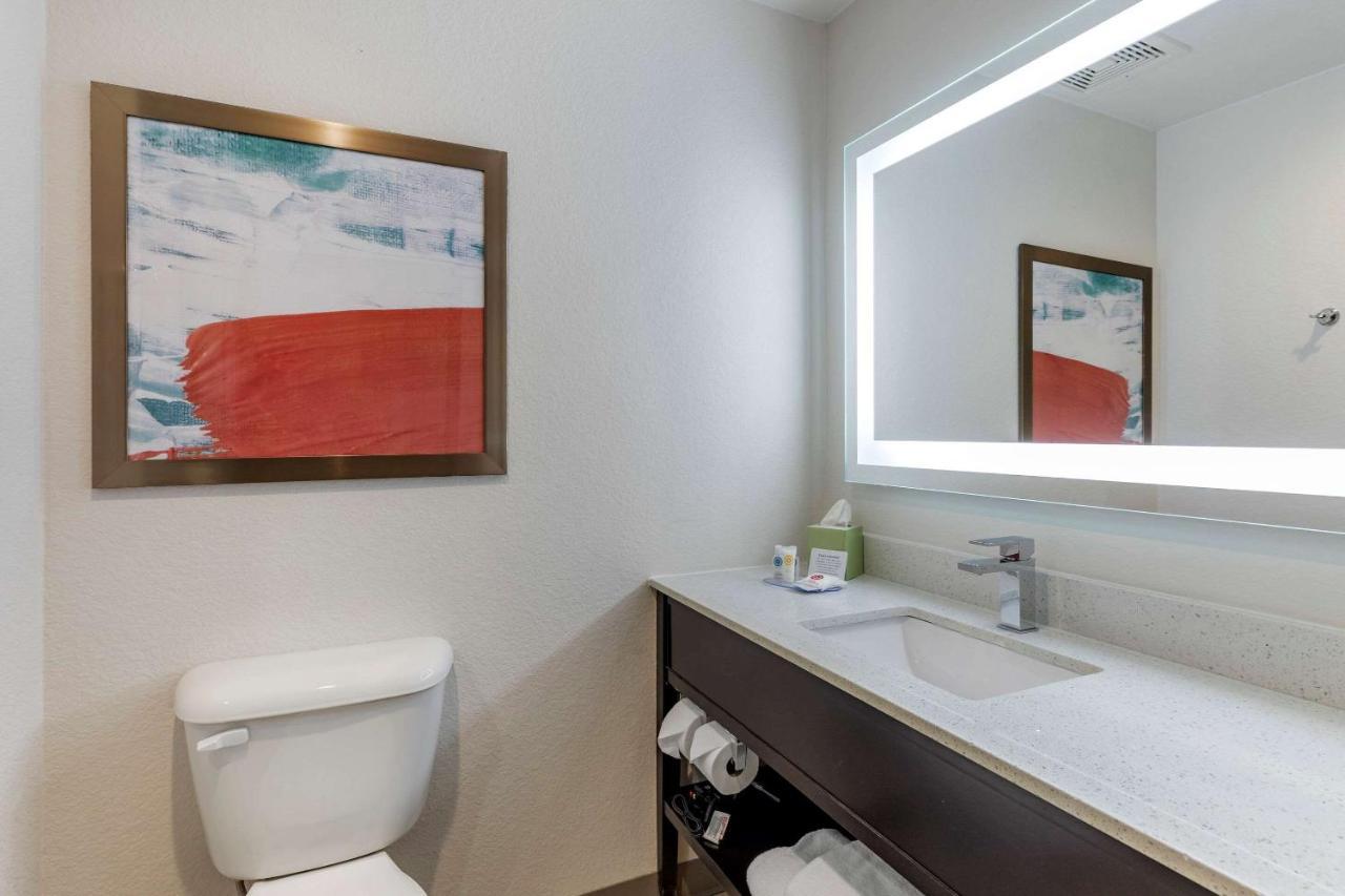 Comfort Inn & Suites Bennett Strasburg 외부 사진