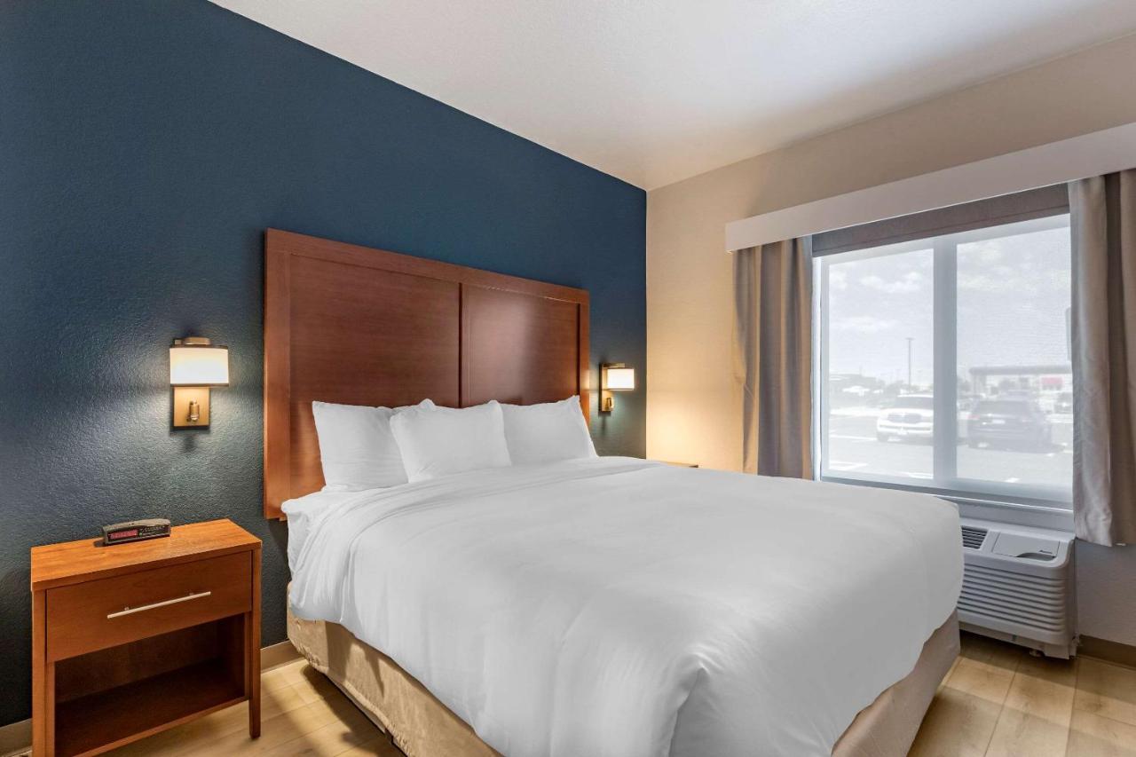 Comfort Inn & Suites Bennett Strasburg 외부 사진