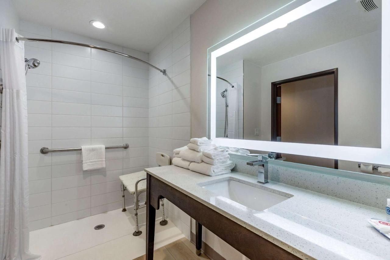 Comfort Inn & Suites Bennett Strasburg 외부 사진