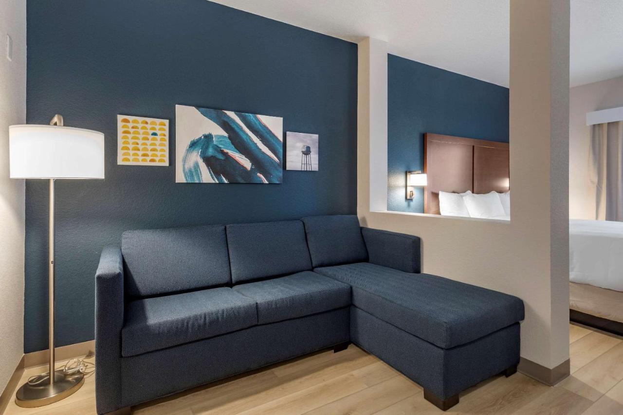 Comfort Inn & Suites Bennett Strasburg 외부 사진