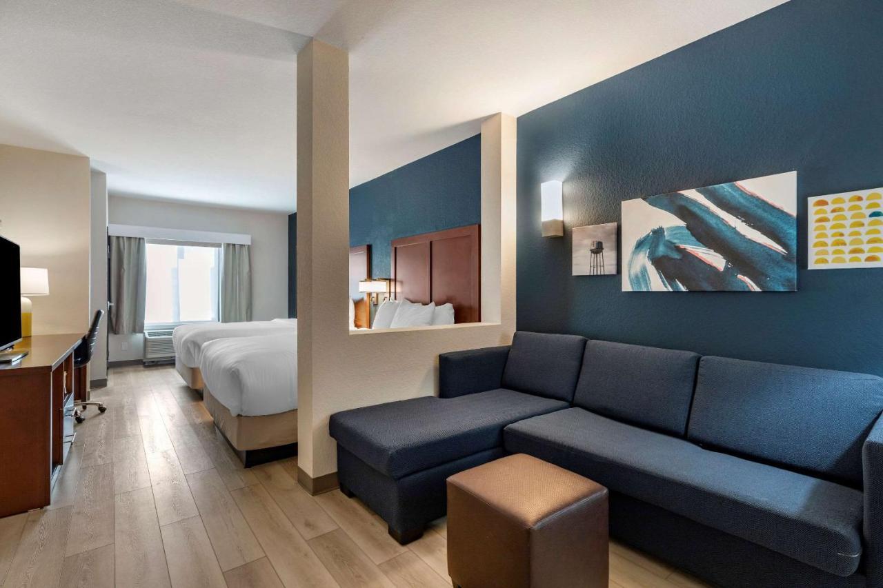 Comfort Inn & Suites Bennett Strasburg 외부 사진